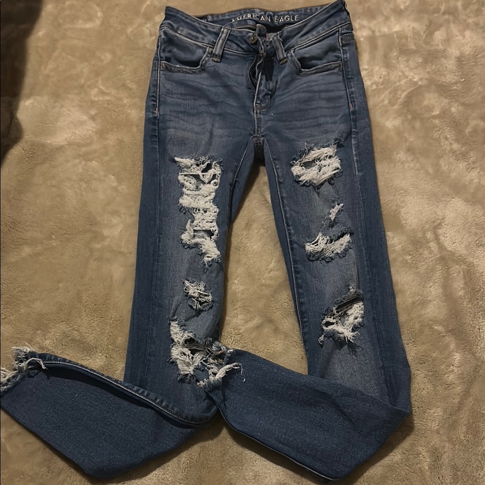 American Eagle Outfitters Women's Blue Distressed Jeans